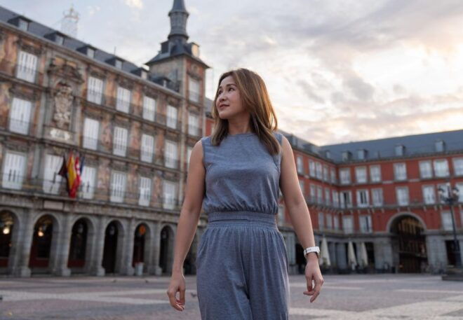 Madrid: Plaza Mayor Professional Photoshoot - Highlights