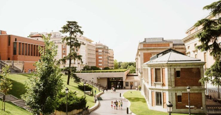 Madrid: Prado Museum Guided Tour & Lunch at Sobrino De Botín - Experience Highlights