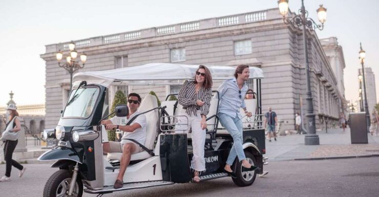 Madrid: Private City Tour by Electric Tuk Tuk - Tour Highlights