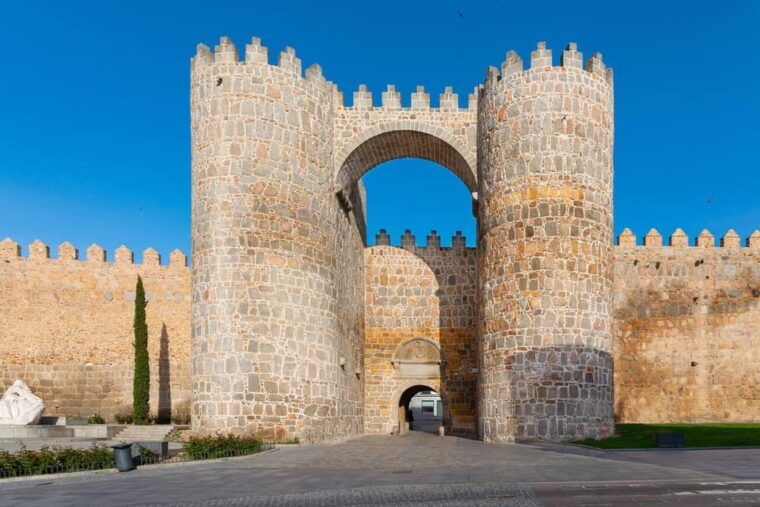 Madrid: Private Day Trip to Avila & Segovia - The Roman Aqueduct of Segovia