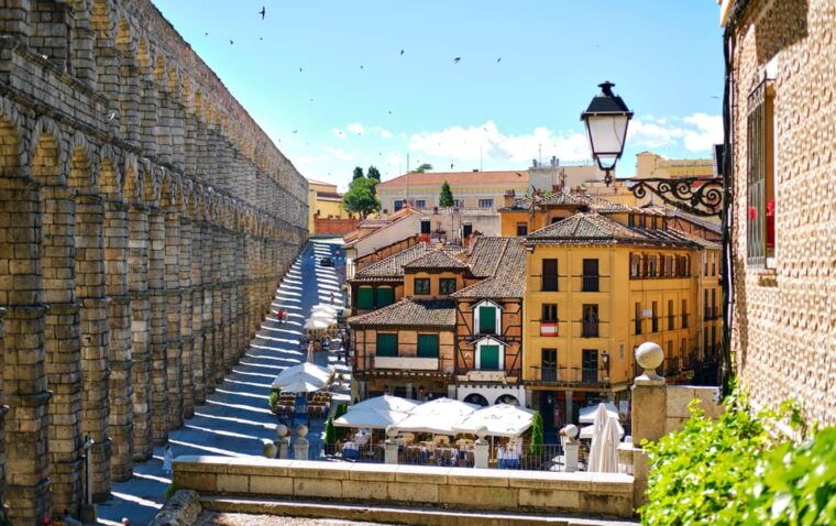 Madrid: Private Day Trip to Toledo & Segovia - Discovering the Jewish Quarter