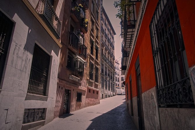 Madrid Private Markets & Food Tasting Tour - Expert Guides