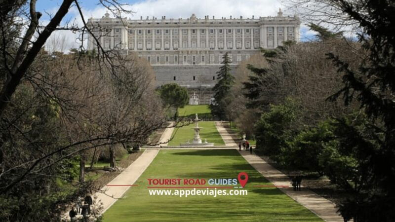 Madrid: Private Walking Tour 4 Hours With Royal Palace - Good To Know