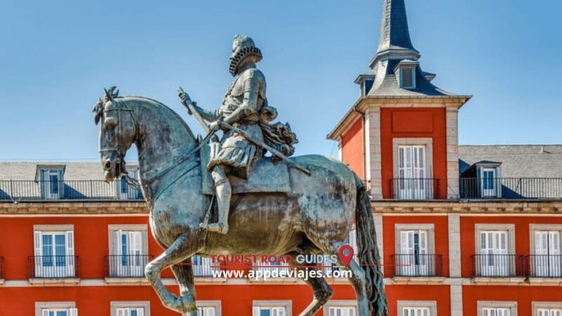 Madrid: Private Walking Tour 4 Hours With Royal Palace - Languages and Guides