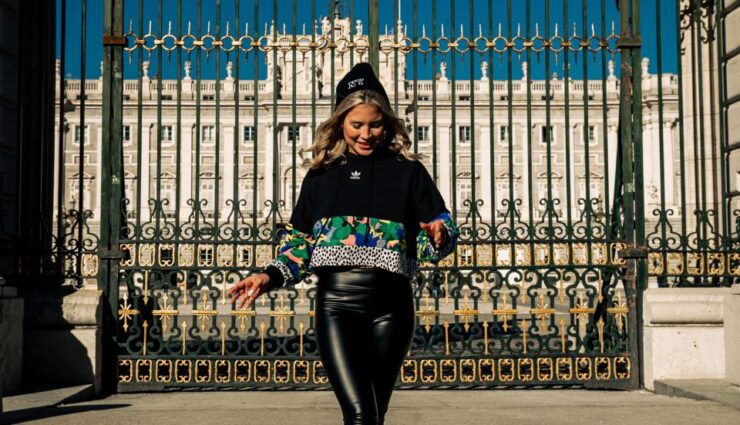 Madrid: Professional Photoshoot at the Royal Palace - Activity Details