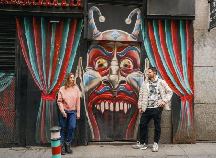 Madrid: Proposal Photoshoot for Couples - Pricing and Duration