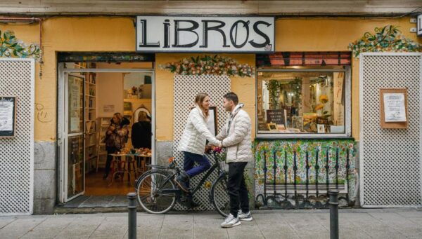 Madrid: Proposal Photoshoot for Couples - Frequently Asked Questions