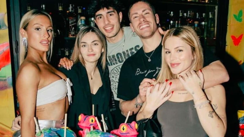 Madrid: Pub Crawl | Free shot & Free Club entry - Authentic Insights from Reviews