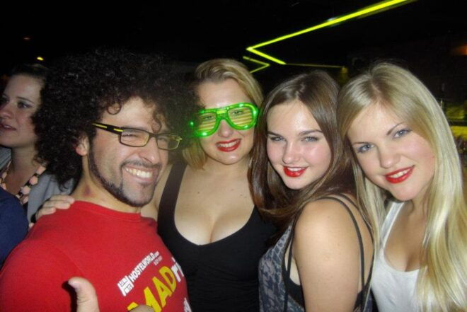 Madrid: Pub Crawl Madrid Running Since 2005 Bar Exploration - Connect With Energetic and Knowledgeable Party Guides