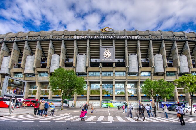 Madrid Reserved Access to Santiago Bernabéu - Response From Host