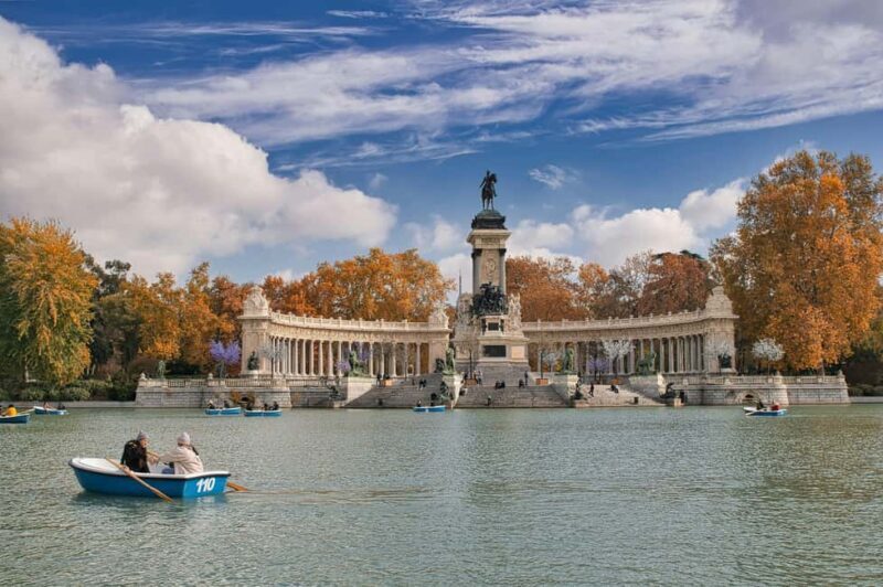 Madrid: Retiro Park Guided Walking Tour with Gourmet Tapas - Good To Know