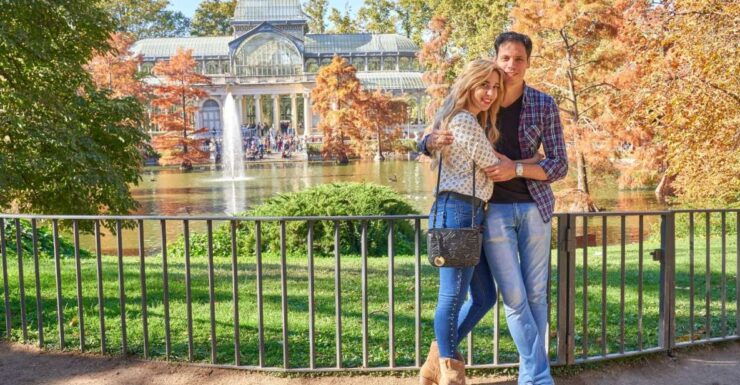 Madrid: Retiro Park Professional Photoshoot - Photography Experience