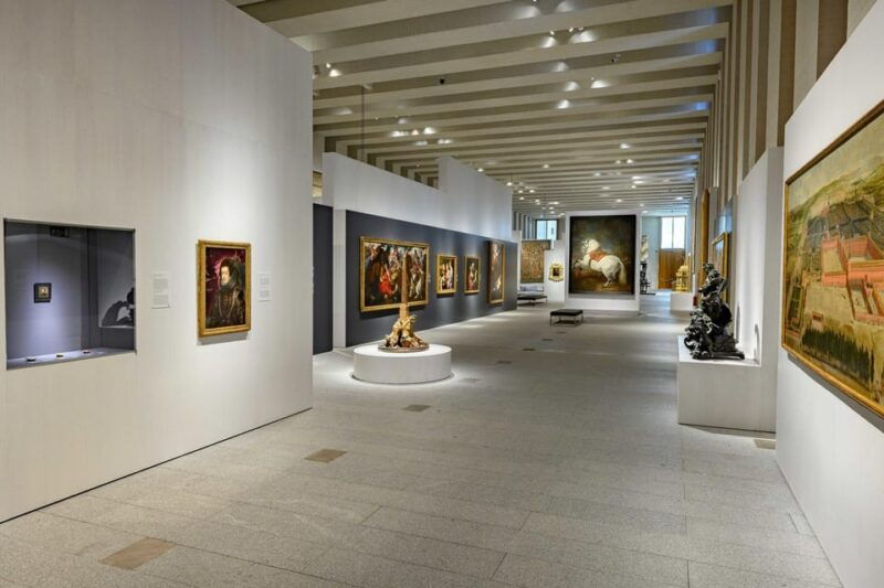 Madrid: Royal Collections Gallery Skip the Line Tour - Meeting Point and Accessibility