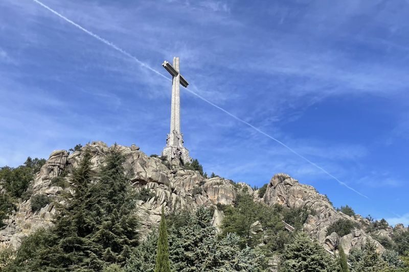 Madrid Royal Monastery of El Escorial Half-Day Tour - Should you book the El Escorial and Valley of the Fallen tour?