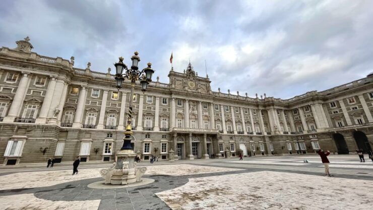 Madrid: Royal Palace Entry Ticket and Small Group Tour - Highlights of the Tour