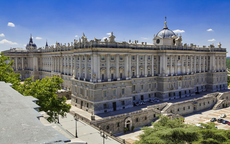 Madrid: Royal Palace Expert Guided Tour - A one-hour route through royal Madrid