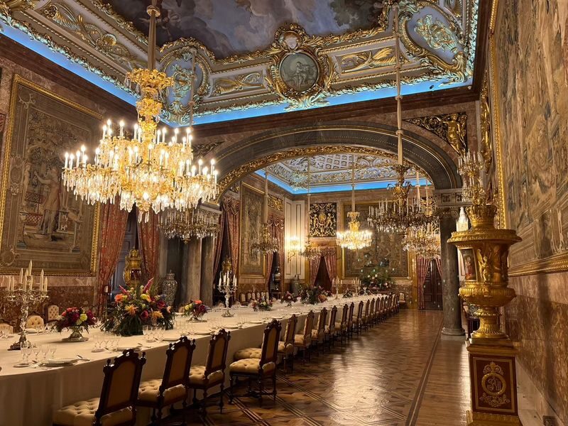 Madrid: Royal Palace Expert Guided Tour - Meeting point, timing, and the palace exit