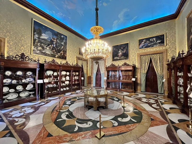 Madrid: Royal Palace Expert Guided Tour - Who should book this palace tour?