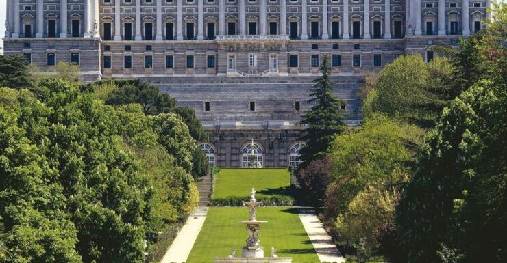 Madrid: Royal Palace Guided Tour With Entry Ticket - Tour Duration and Access Features