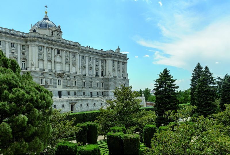 Madrid Royal Palace Guided Tour with Skip-the-line Access - How long the tour takes, and what the price buys