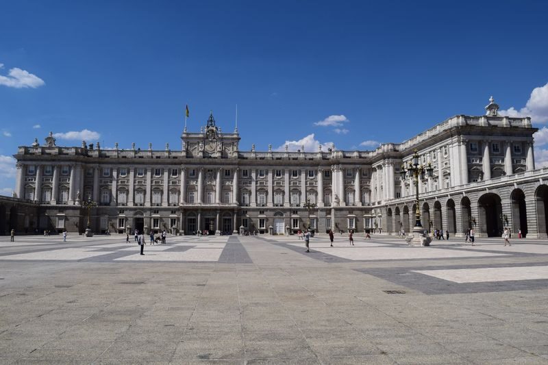 Madrid Royal Palace Guided Tour with Skip-the-line Access - Who should book this palace tour?