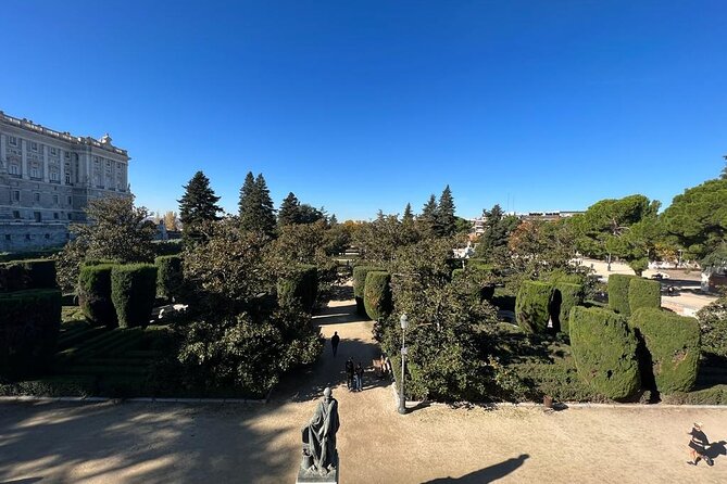 Madrid: Royal Palace Guided Tour With Skip the Line Ticket - The Sum Up