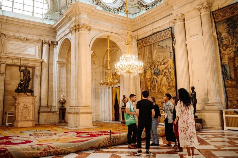 Madrid: Royal Palace, Prado Museum & Historic Center Tour - Expert Guide and Small Group Size