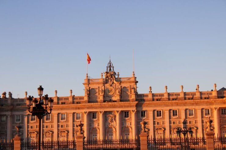 Madrid: Royal Palace Private Tour With Entry Ticket - Good To Know