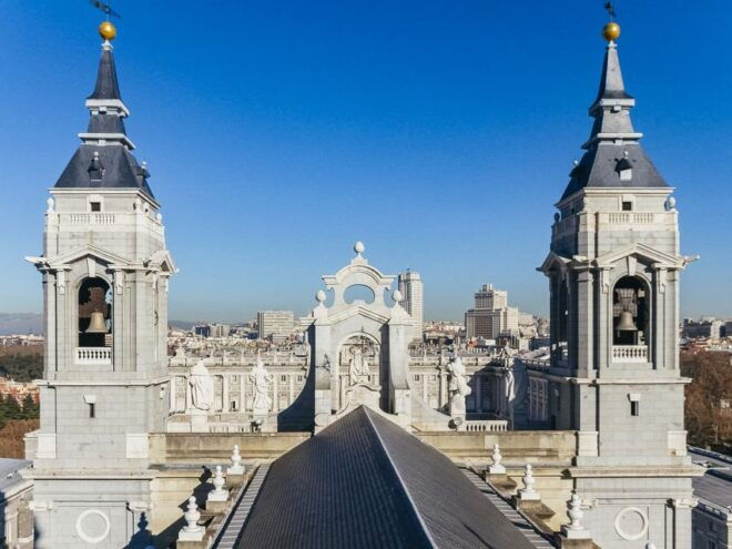 Madrid: Royal Palace Selected Guided Tour With Entry Ticket - Inclusions