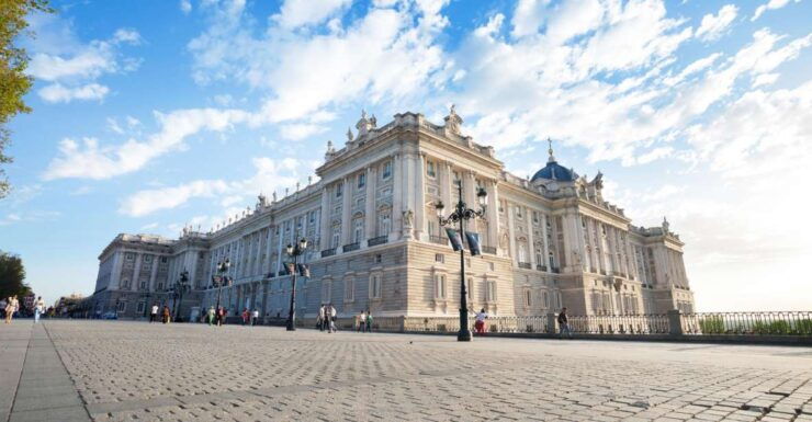 Madrid: Royal Palace Skip-the-Line Guided Tour - Experience Highlights