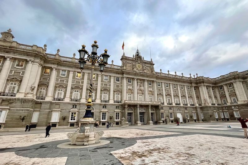Madrid: Royal Palace Skip-the-Line Tour & Old Town Walking Tour - At a glance