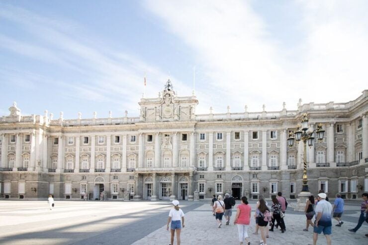 Madrid: Royal Palace Tour, Flamenco Show, & Tapas With Drink - Experience Highlights