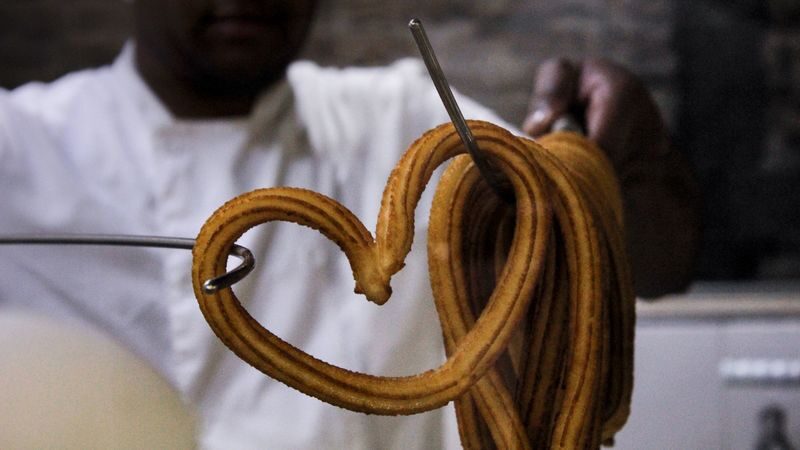 Madrids Authentic Culture & Food Tour - Churros, hot chocolate, and Madrid breakfast