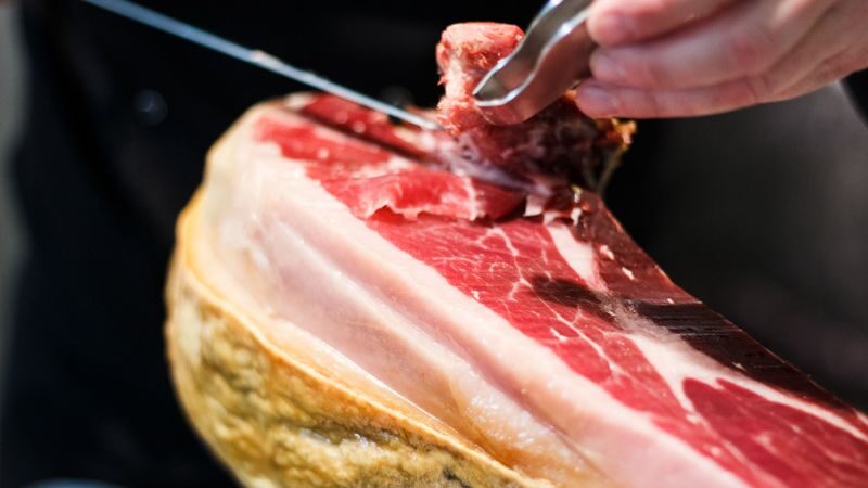 Madrids Authentic Culture & Food Tour - What the guide adds
