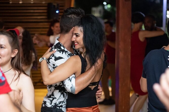 Madrid Salsa Lovers Dance Experience - Soaking Up Madrids Vibrant Nightlife