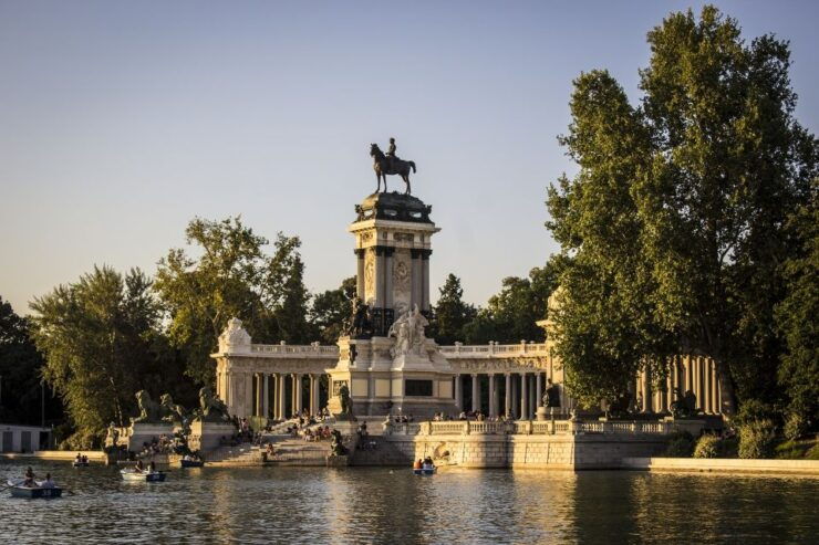 Madrid: Secrets of Retiro Park 2-Hour Walking Tour - Meeting Point and Tour Guide