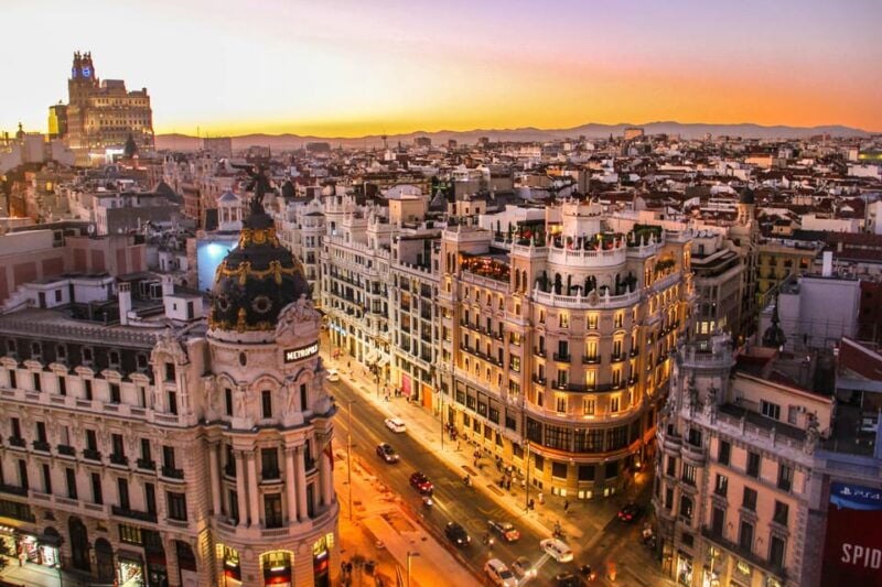 Madrid: Self-Guided Tour in 5 Languages - Iconic Landmarks to Explore