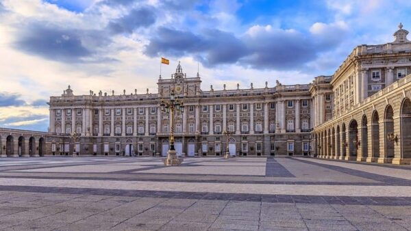 Madrid: Self-Guided Tour in Urban and Historic Centre - Tour Inclusions and Exclusions