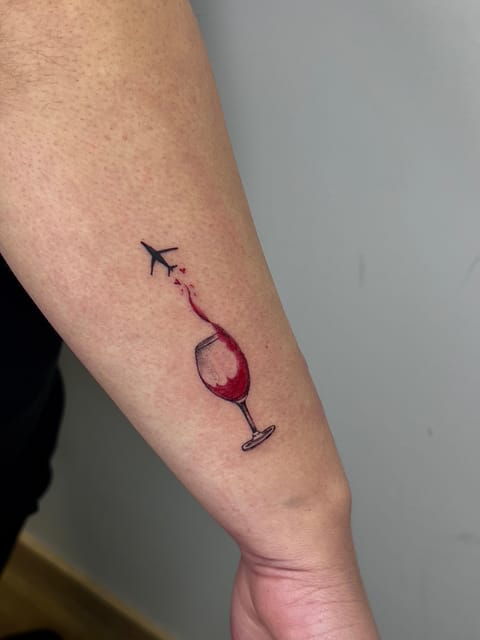 MADRID: SMALL TATTOO IN A PROFESSIONAL STUDIO - Studio and Artist Details