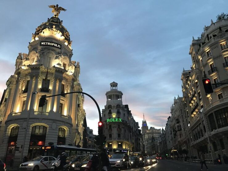 Madrid: Sunset Walking Tour With Optional Flamenco Show - Experience Highlights