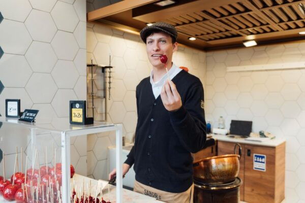 Madrid: Tapas Crawl Food Tour With 6 Tapas and 4 Drinks - The Sum Up