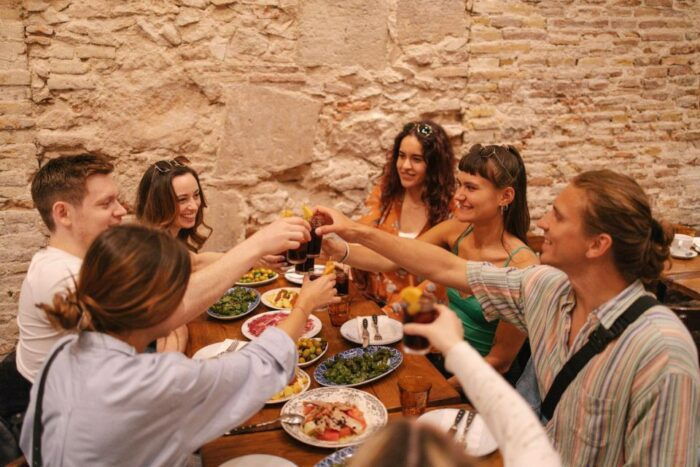 Madrid: Tapas Dinner Party Food Tour With Guide - Customer Feedback