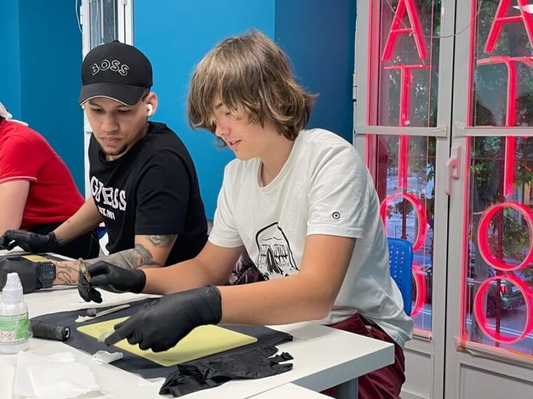 Madrid: Tattoo Workshop - Synthetic Leather Tattooing