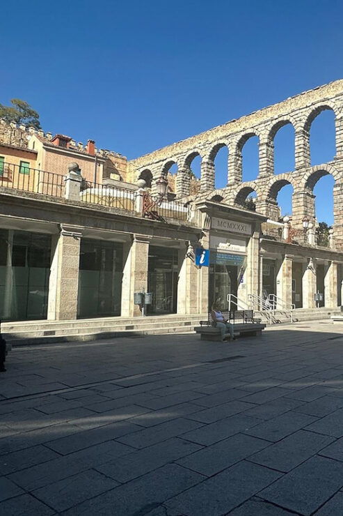Madrid to Segovia and Toledo: Alcazar Tour - Transportation and Meeting Point
