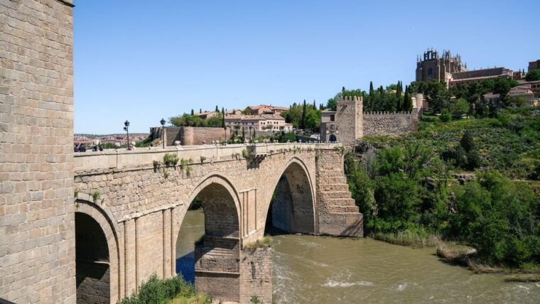 Madrid: Toledo and Segovia Tour With Alcazar and Cathedral - Optional Experiences: Cathedral and Alcázar of Segovia