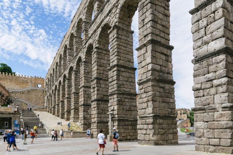 Madrid: Toledo & Segovia Full Day Guided Tour With Alcázar - Customer Experience and Reviews