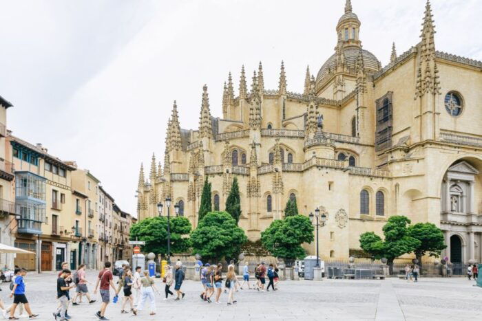 Madrid: Toledo & Segovia Full Day Guided Tour With Alcázar - Recommended Attire and Preparations