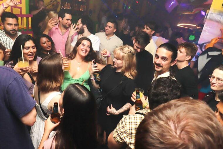 Madrid: Top Pub-Crawl With Drinks and Nightclub Entry - Customer Reviews and Ratings