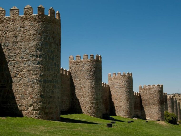 Madrid: Tour in Avila & Salamanca - Highlights of the Tour