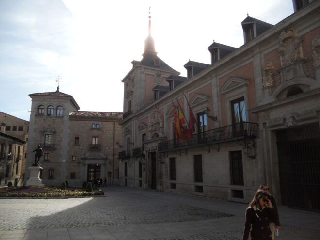 Madrid: Tour of the Historic City Center - Tour Experience Details